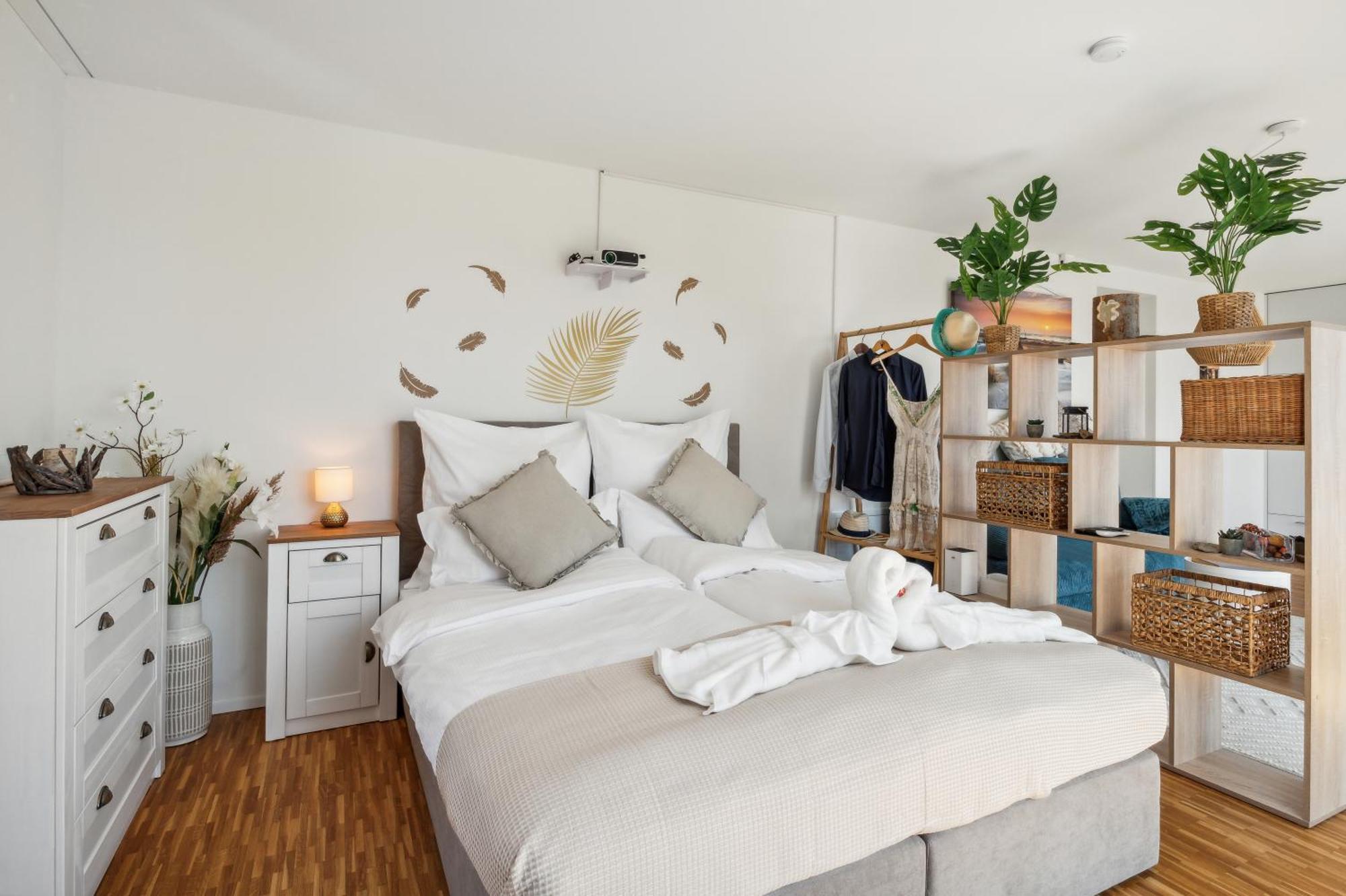 Business I Family Apartment I 1-4 Personen - Aare Blick, Nahe Altstadt I Beamer - 99" Leinwand I Terrassen Lounge Und Parkplatz Brugg  Exterior photo