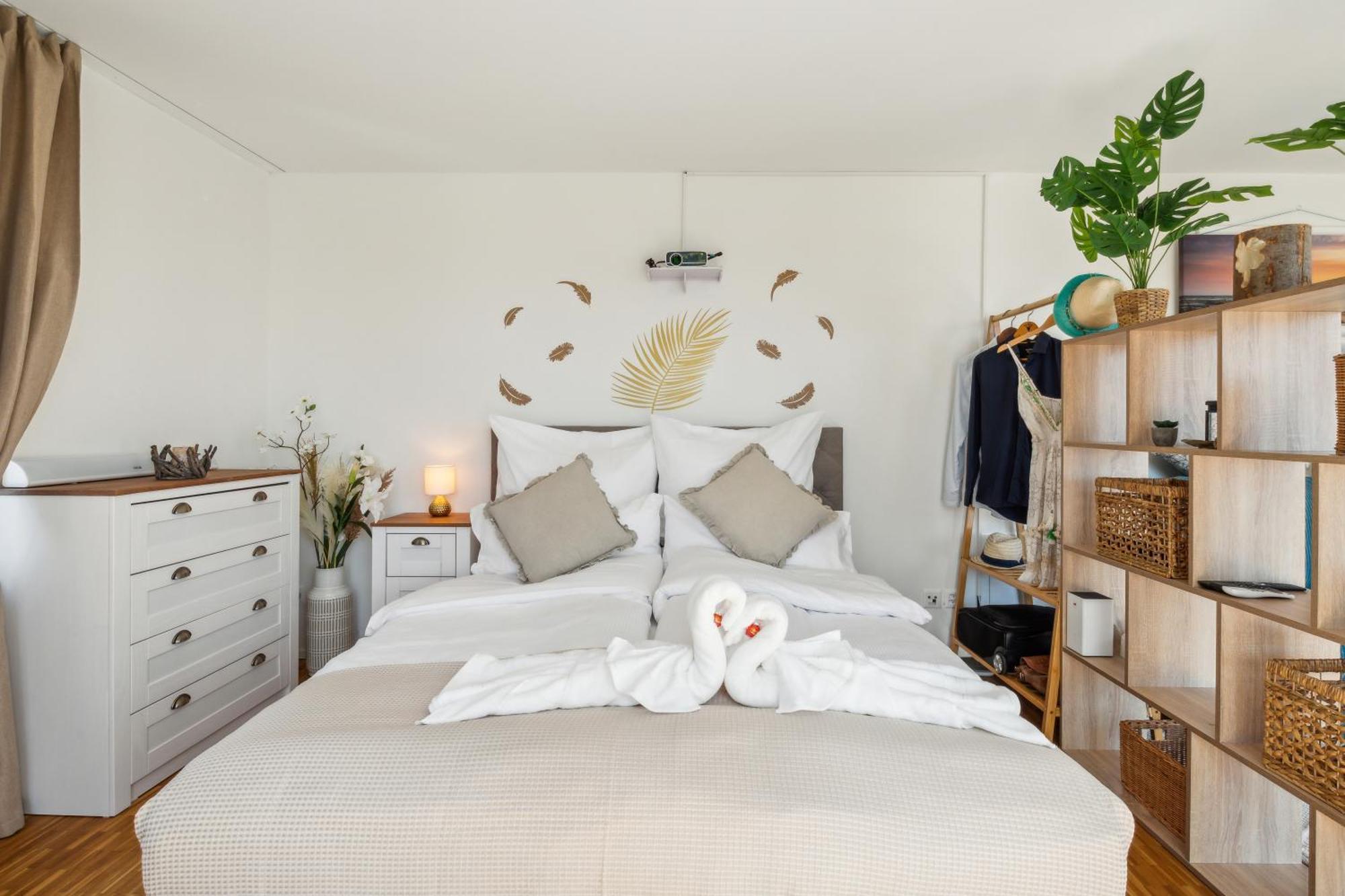 Business I Family Apartment I 1-4 Personen - Aare Blick, Nahe Altstadt I Beamer - 99" Leinwand I Terrassen Lounge Und Parkplatz Brugg  Exterior photo
